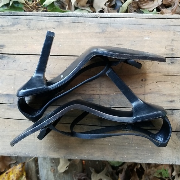 Glamorous Gucci black satin fabric sandals size 9B - Picture 5 of 10